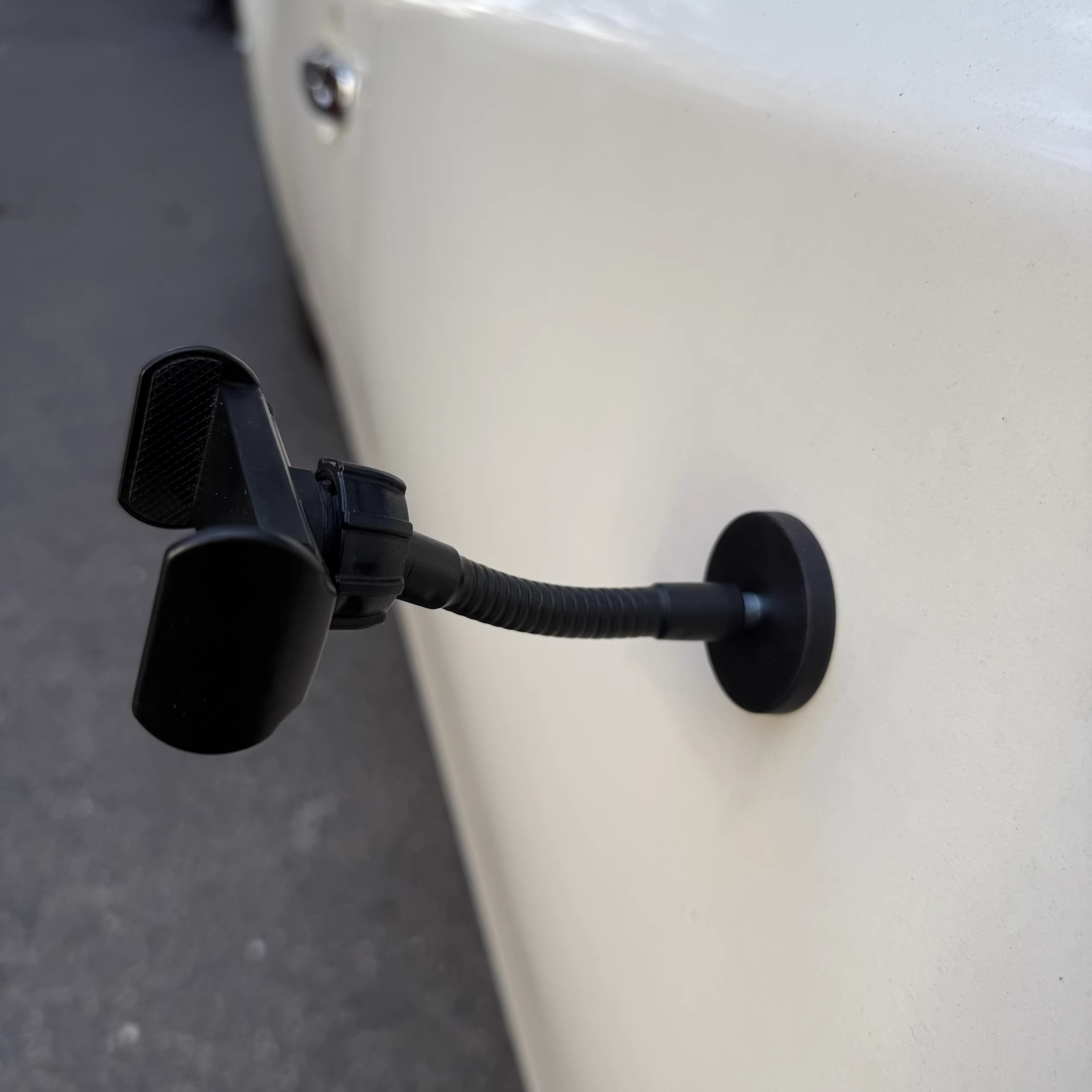 Powerful N52 Magnet Phone Clip - Outdoor Power 'Hose' 评论和价格