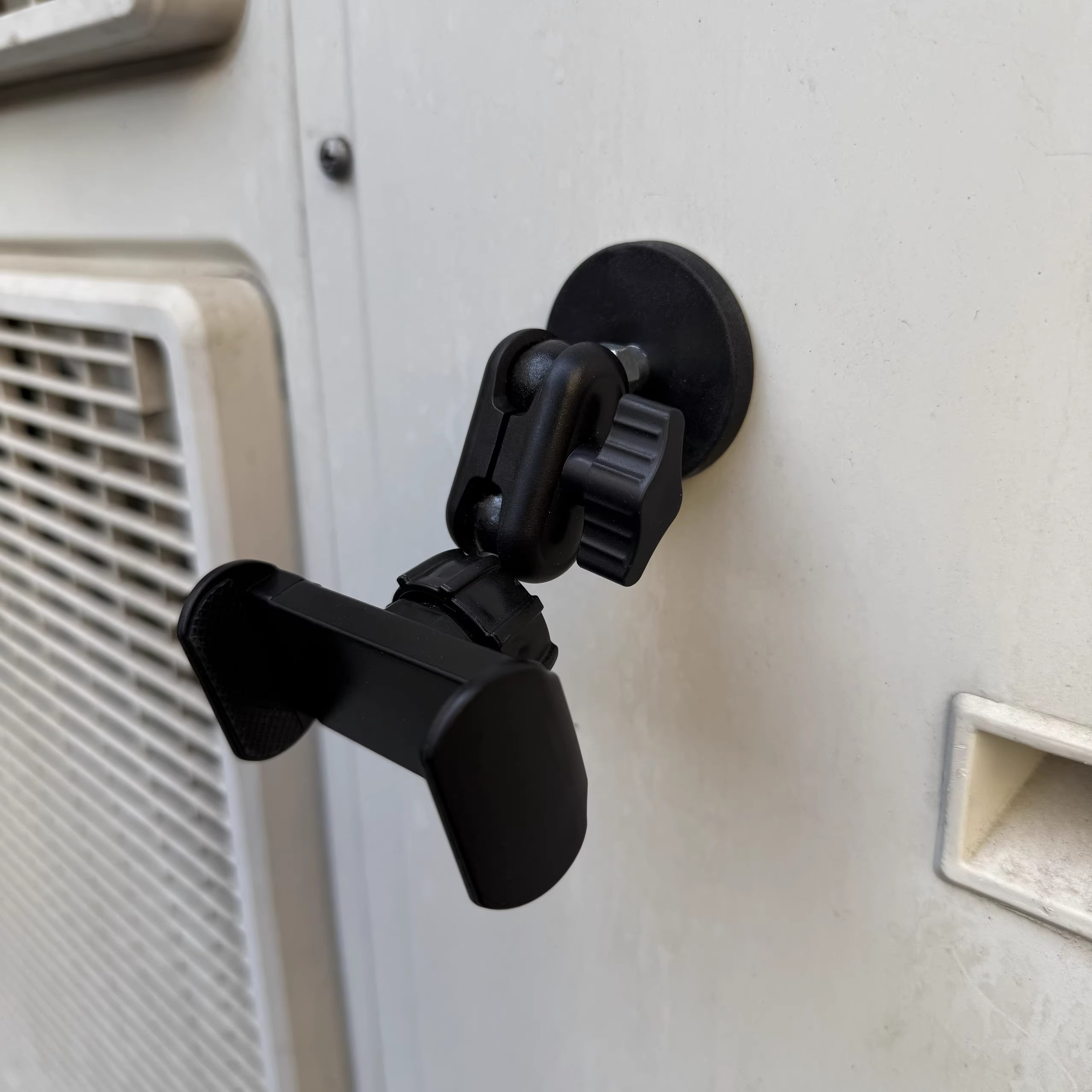 Powerful N52 Magnet Phone Clip - Outdoor Power 'Hose' 评论和价格